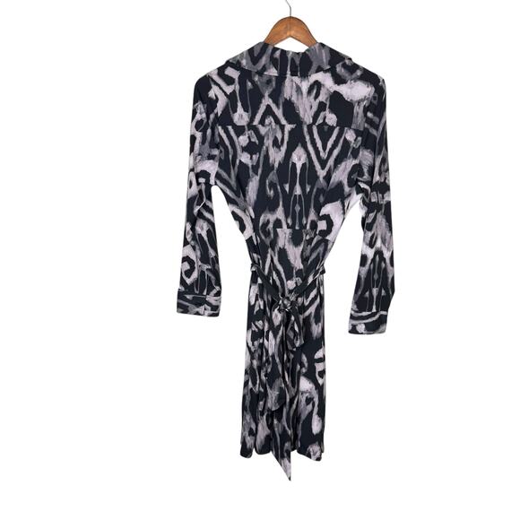Lane Bryant NWT Black Gray Ikat Print Long Sleeve V-neck Mini Faux Wrap Dress - Picture 9 of 12